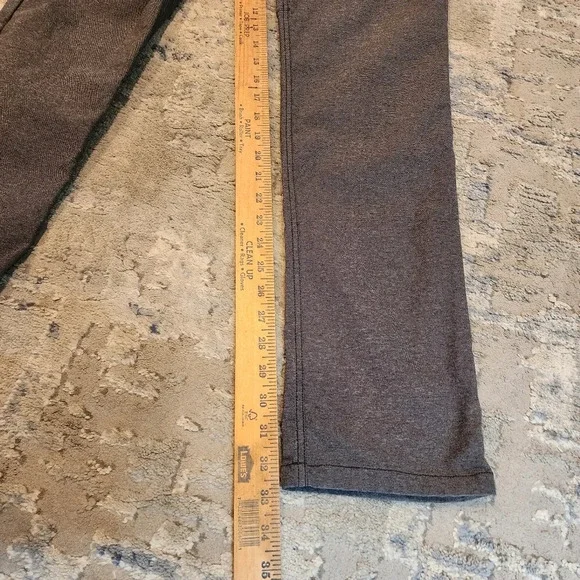 Lululemon Grey Tech Canvas ABC pants. Men's size 30×33.